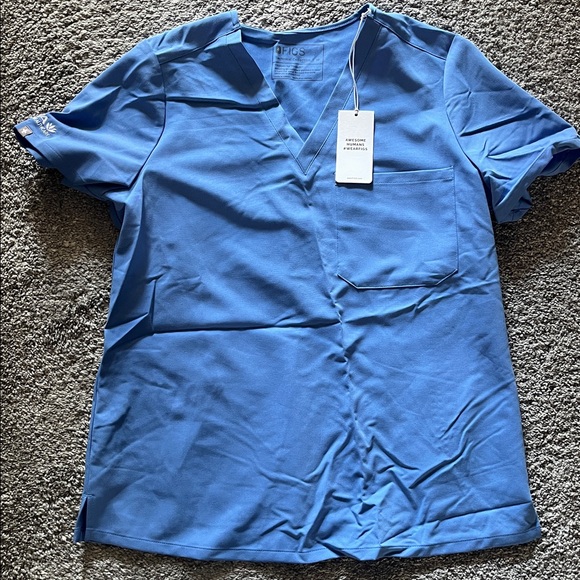 NWT Figs Ceil Blue Scrub Top - Picture 1 of 3